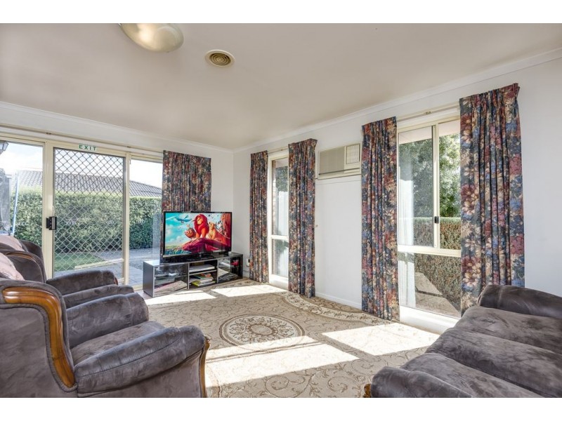 35 Kippenross Drive, Narre Warren South VIC 3805