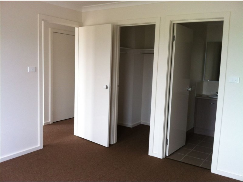 126 Sabel Drive, Cranbourne North VIC 3977
