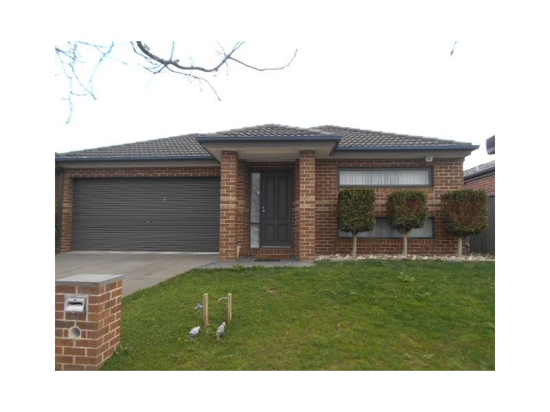 67 Broad Oak Drive, Cranbourne East VIC 3977