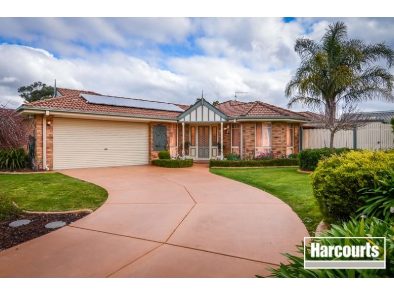 15 Fira Court, Narre Warren VIC 3805