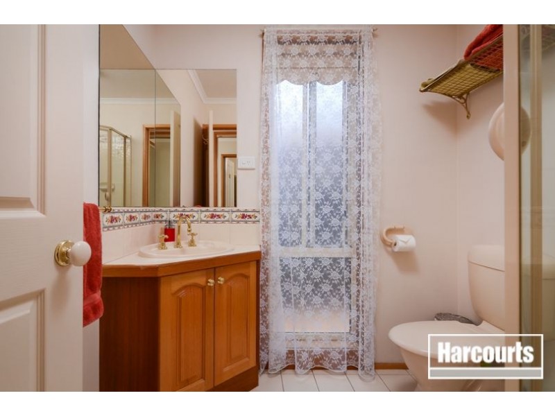 15 Fira Court, Narre Warren VIC 3805