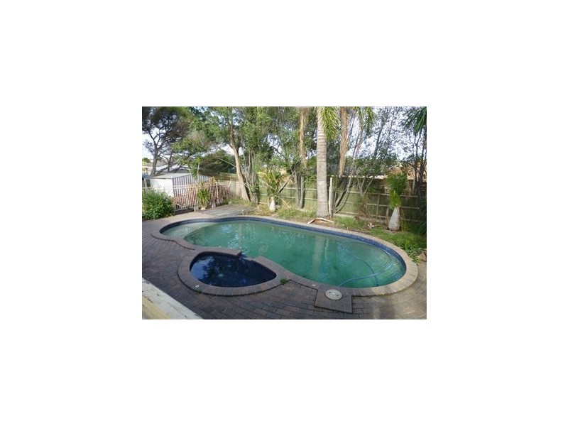 33 Maramba Drive, Narre Warren VIC 3805