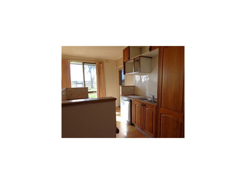 56 Craig Road, Devon Meadows VIC 3977