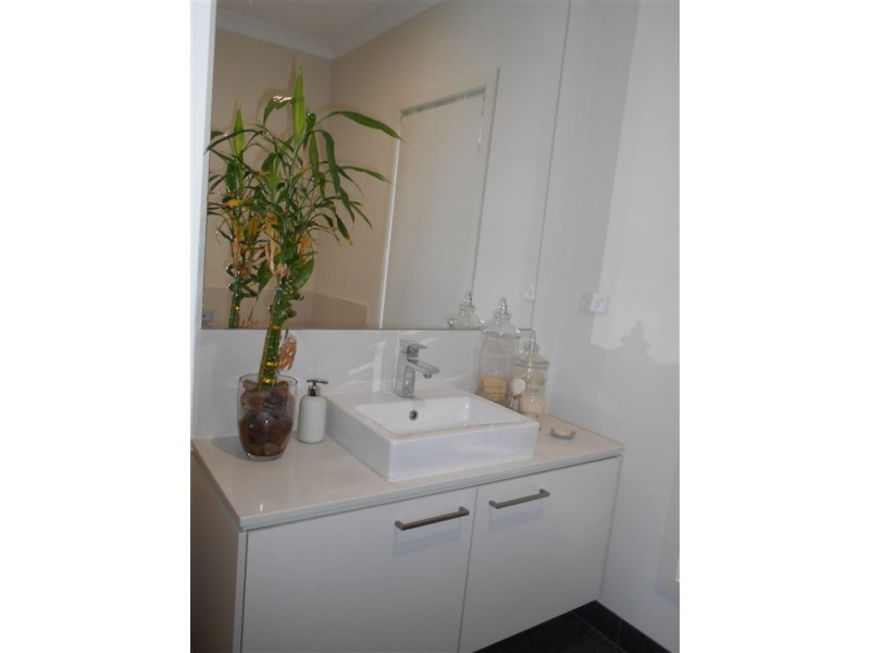 28 Alarah Boulevard, Cranbourne West VIC 3977