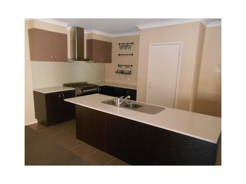 20 Blackledge Drive, Cranbourne East VIC 3977