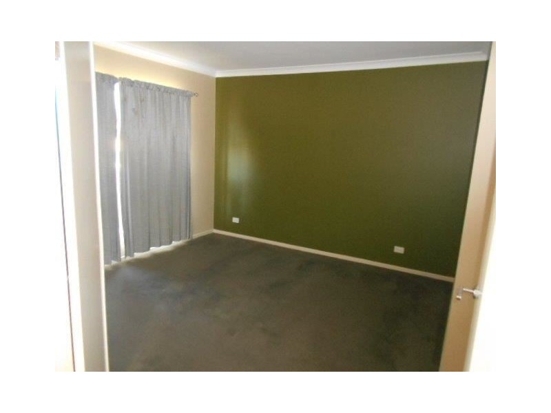 20 Blackledge Drive, Cranbourne East VIC 3977