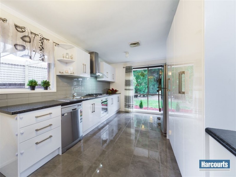 11 Lara Court, Hallam VIC 3803
