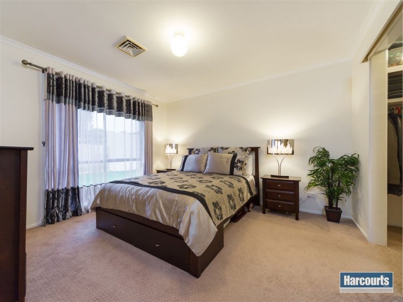 11 Lara Court, Hallam VIC 3803