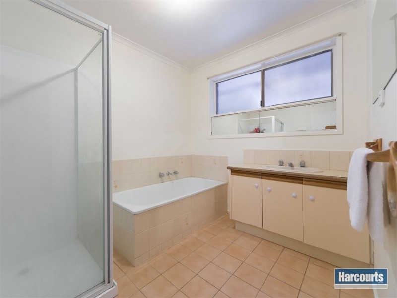 11 Lara Court, Hallam VIC 3803