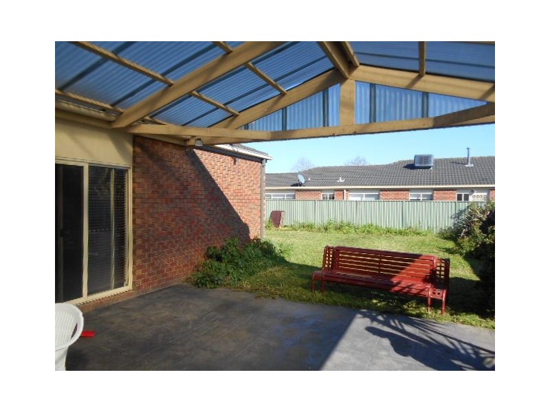 41 Scotsdale Drive, Cranbourne East VIC 3977