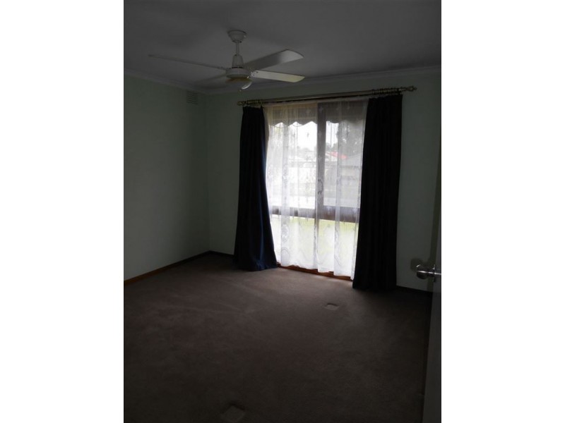 10 Phillip Drive, Cranbourne North VIC 3977