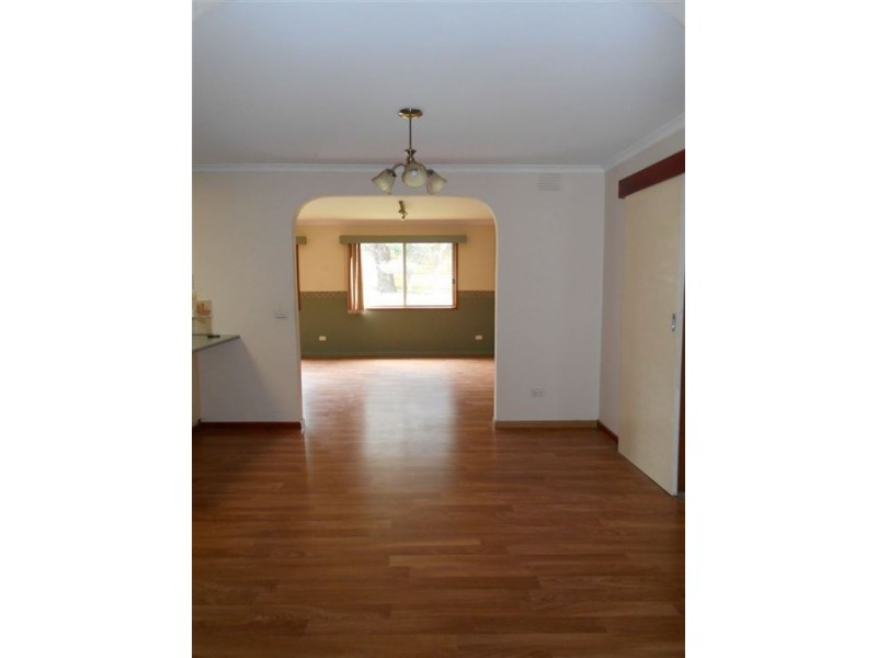 10 Phillip Drive, Cranbourne North VIC 3977