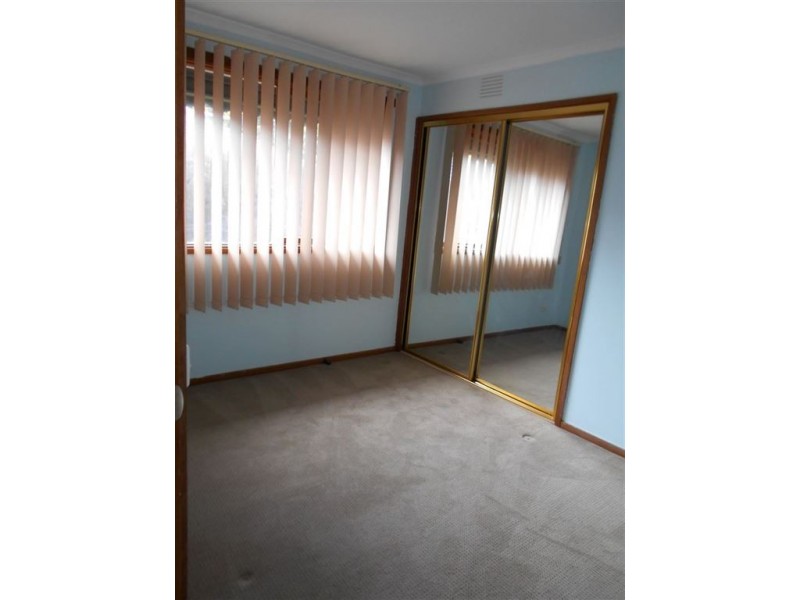 10 Phillip Drive, Cranbourne North VIC 3977