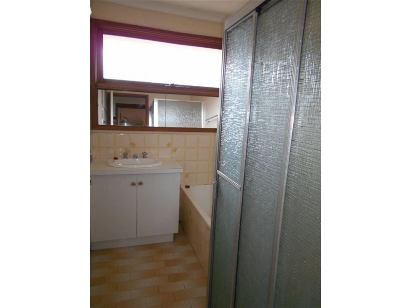 10 Phillip Drive, Cranbourne North VIC 3977