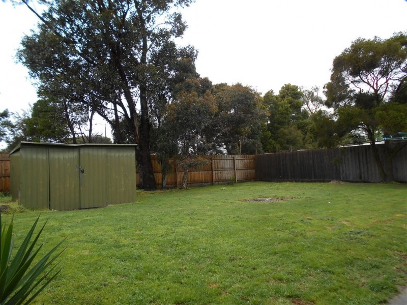 10 Phillip Drive, Cranbourne North VIC 3977