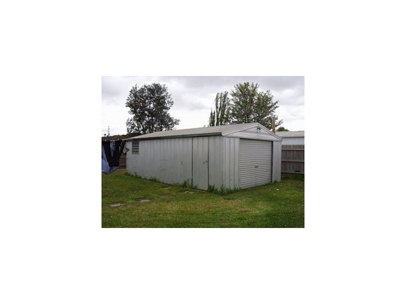 9 David Avenue, Cranbourne VIC 3977