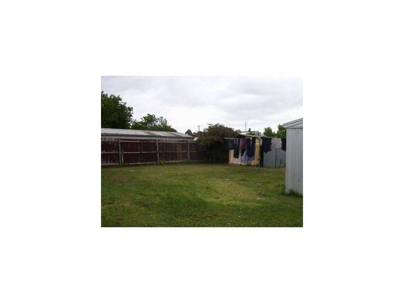 9 David Avenue, Cranbourne VIC 3977