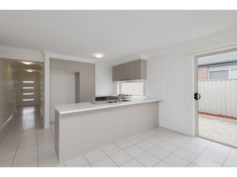 25 Debra Avenue,, Pakenham VIC 3810