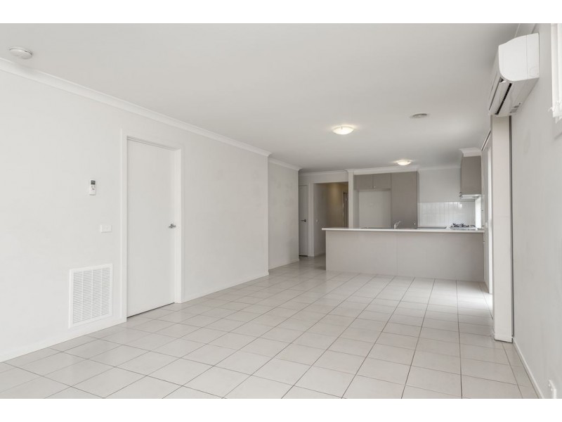 25 Debra Avenue,, Pakenham VIC 3810