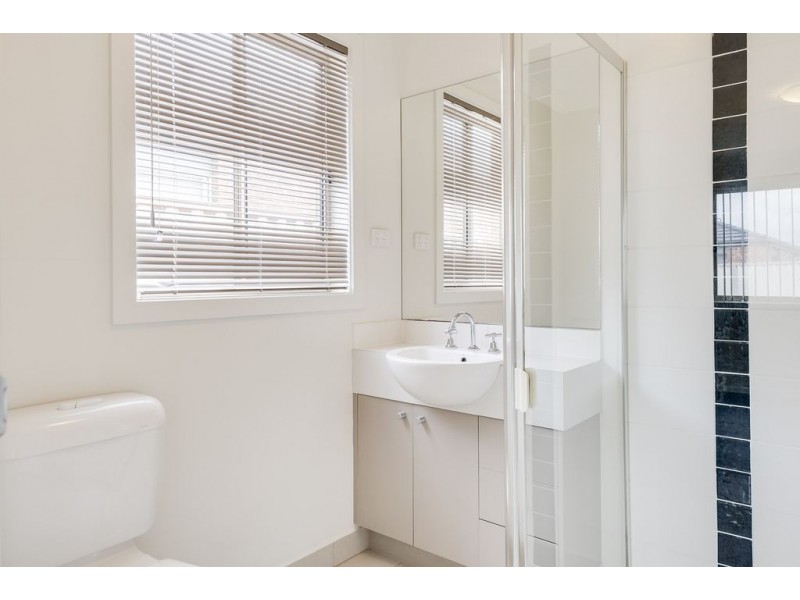 25 Debra Avenue,, Pakenham VIC 3810