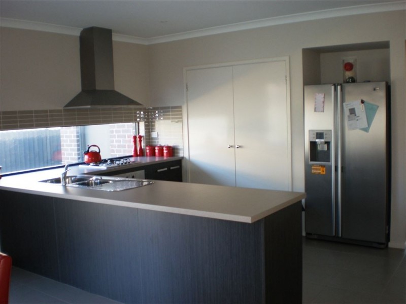21 Perry Circuit, Cranbourne North VIC 3977