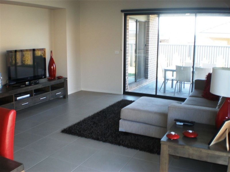 21 Perry Circuit, Cranbourne North VIC 3977