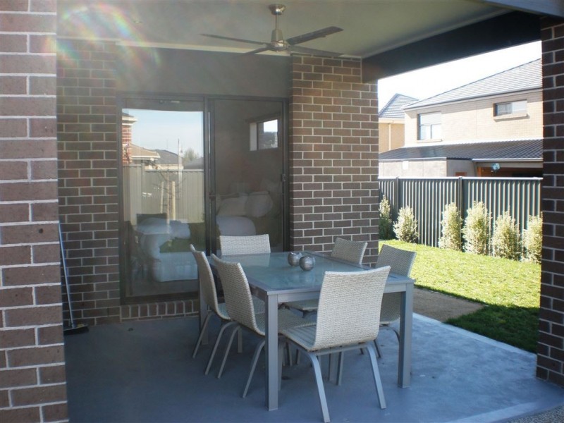 21 Perry Circuit, Cranbourne North VIC 3977