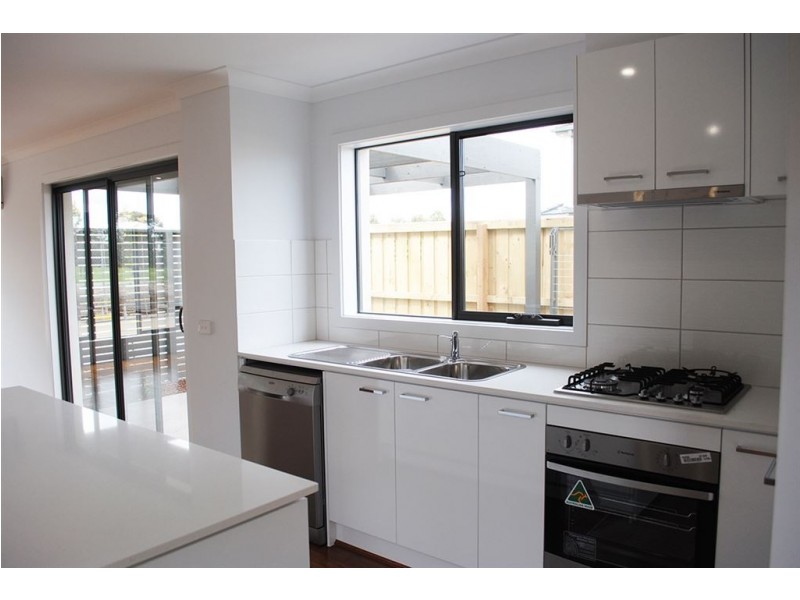 20/17 Golden Elm Way, Lyndhurst VIC 3975