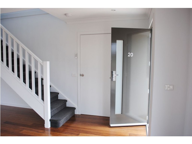 20/17 Golden Elm Way, Lyndhurst VIC 3975