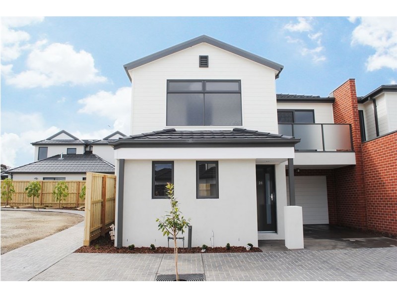 28/17 Golden Elm Way, Lyndhurst VIC 3975