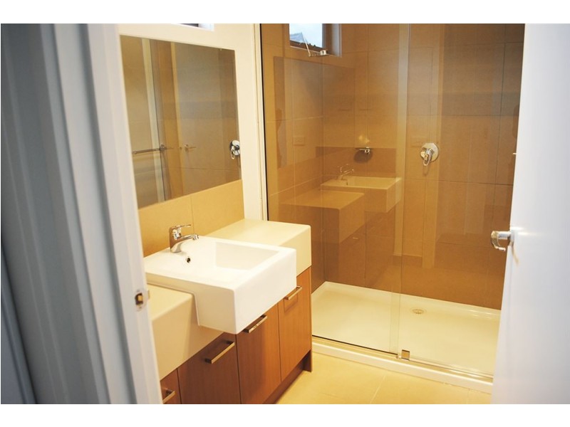 28/17 Golden Elm Way, Lyndhurst VIC 3975