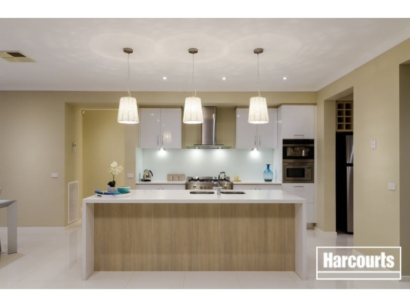 15 Landini Circuit, Cranbourne North VIC 3977