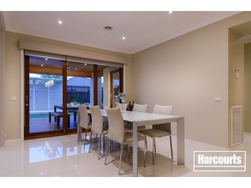 15 Landini Circuit, Cranbourne North VIC 3977