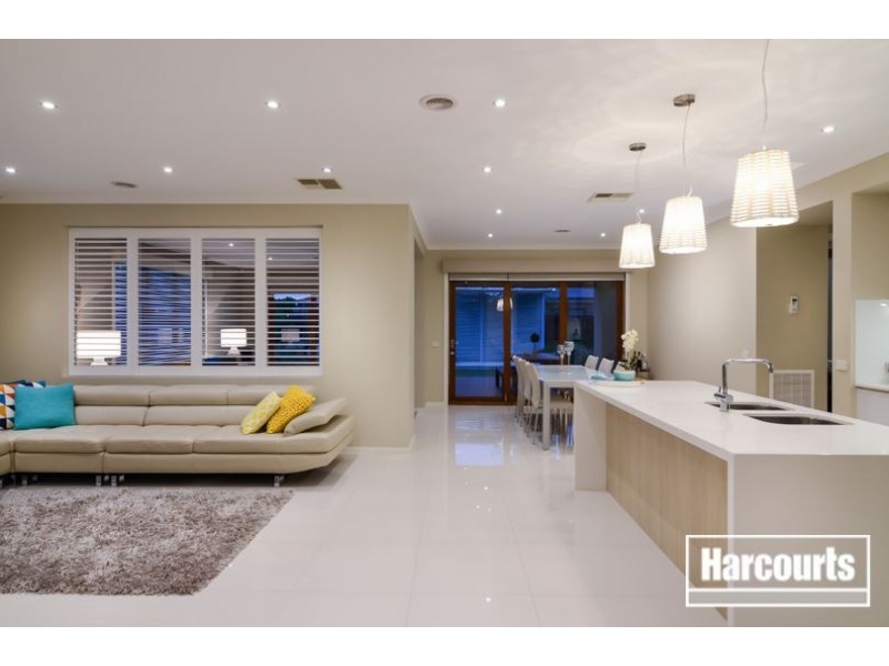 15 Landini Circuit, Cranbourne North VIC 3977