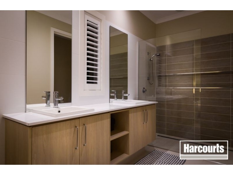 15 Landini Circuit, Cranbourne North VIC 3977