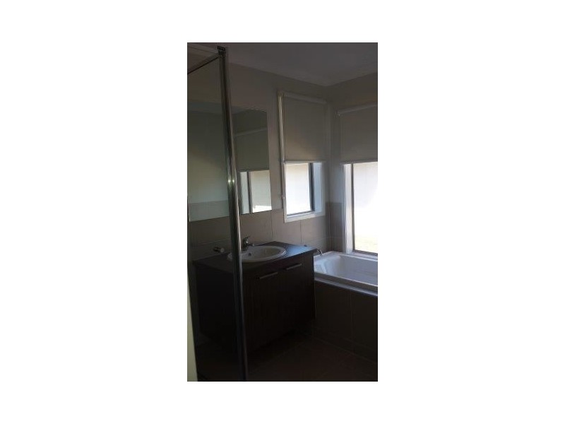 37 Green Gully Road, Clyde VIC 3978