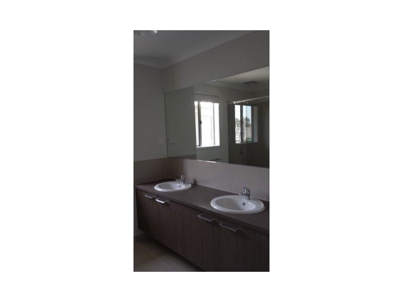 37 Green Gully Road, Clyde VIC 3978