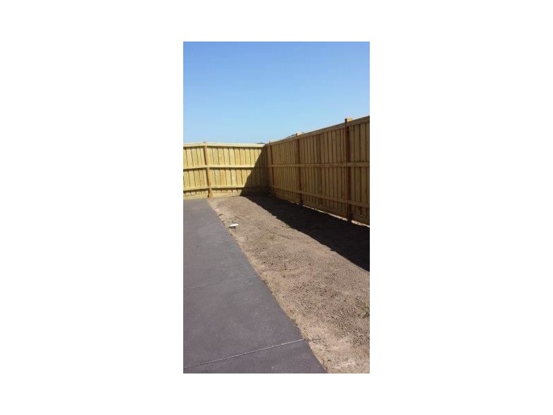 37 Green Gully Road, Clyde VIC 3978