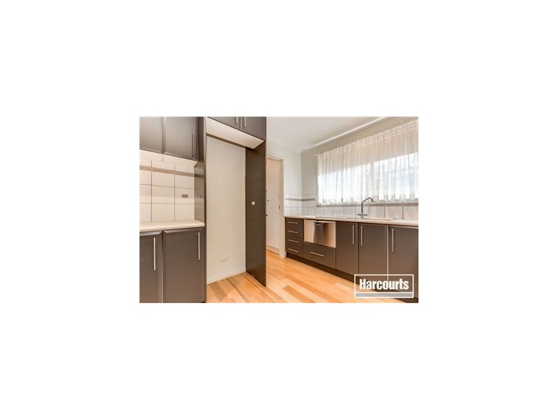 2/9 Alexander Street, Cranbourne VIC 3977