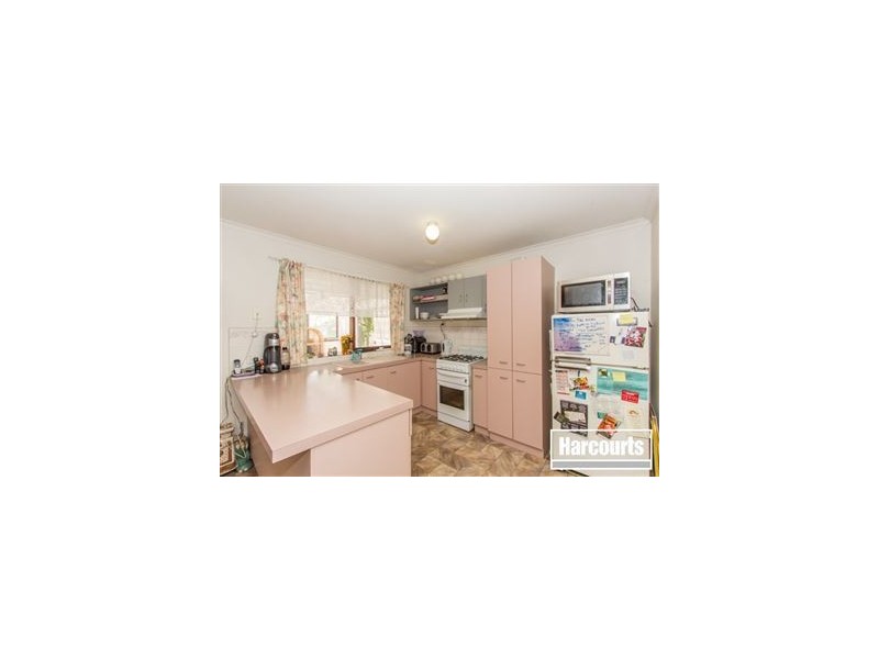 11 Glenn Close, Cranbourne West VIC 3977
