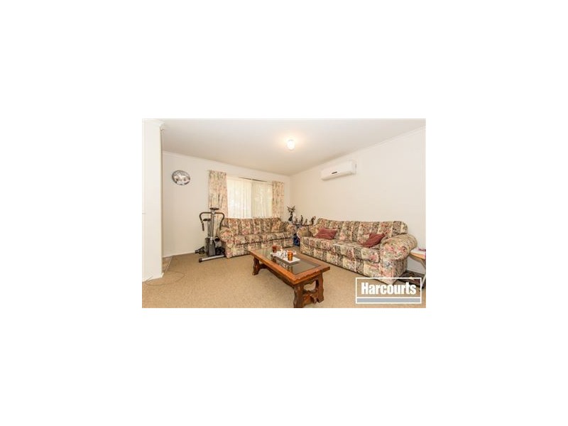 11 Glenn Close, Cranbourne West VIC 3977