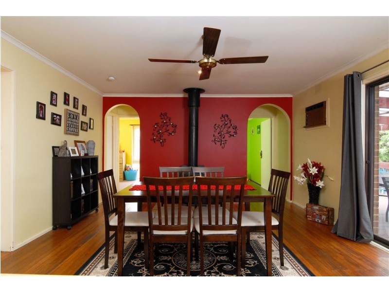 8 Pemberton Drive, Narre Warren VIC 3805