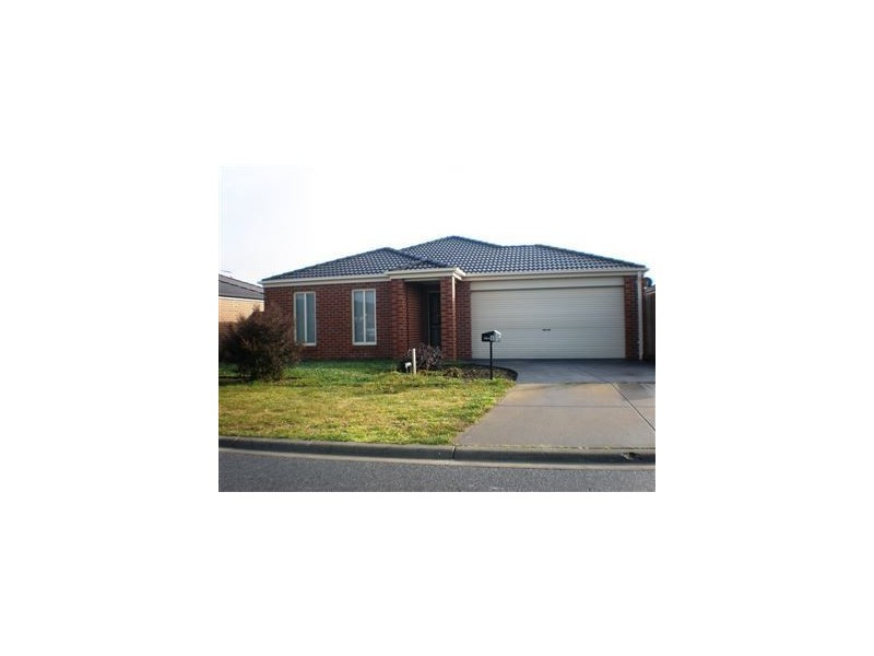 6 Kingsbarn Court, Cranbourne VIC 3977