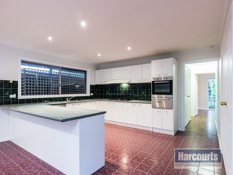 25 England Walk, Narre Warren South VIC 3805