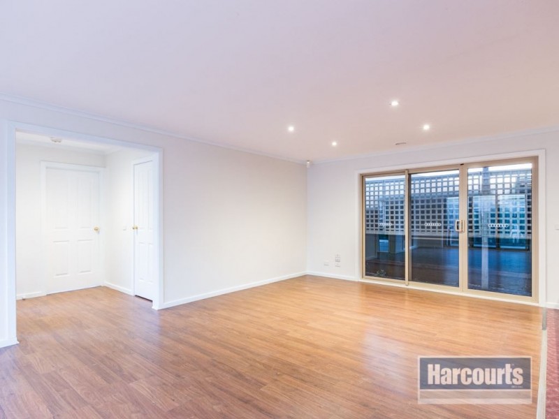 25 England Walk, Narre Warren South VIC 3805