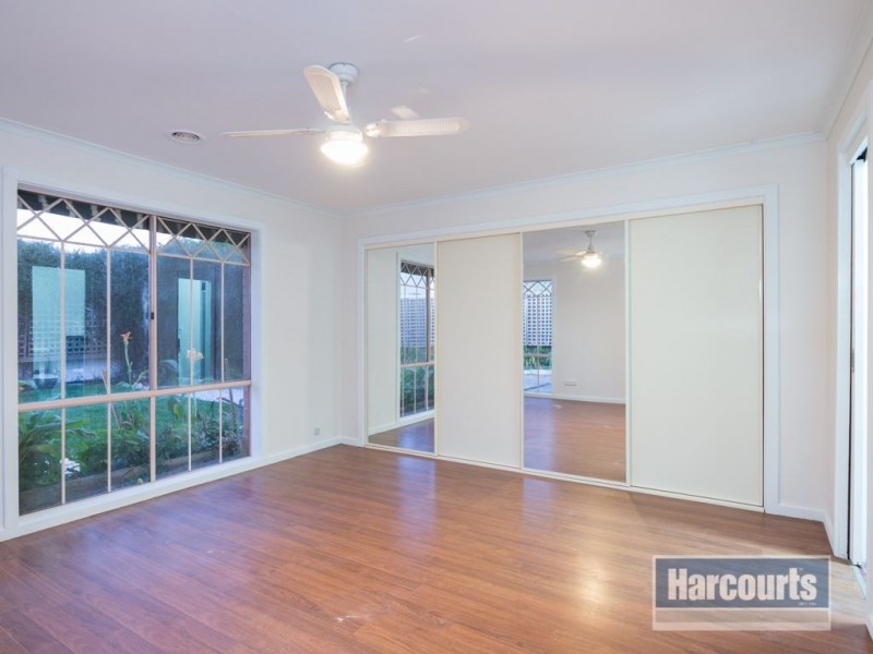 25 England Walk, Narre Warren South VIC 3805