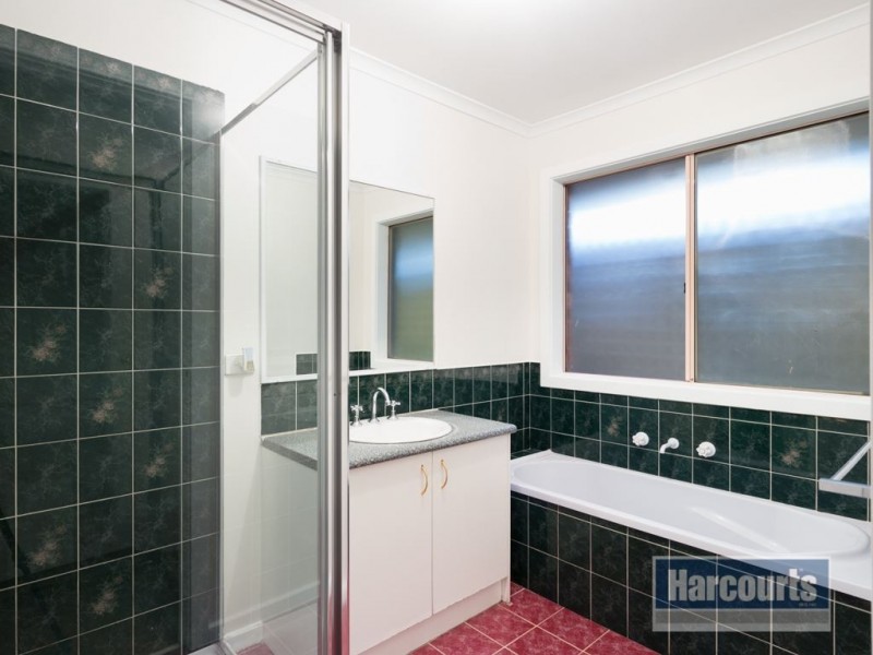25 England Walk, Narre Warren South VIC 3805