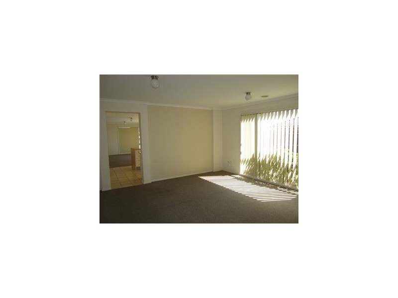 12 Taplan Crescent, Cranbourne West VIC 3977