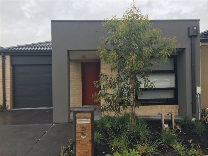 33 Artfield Street, Cranbourne East VIC 3977