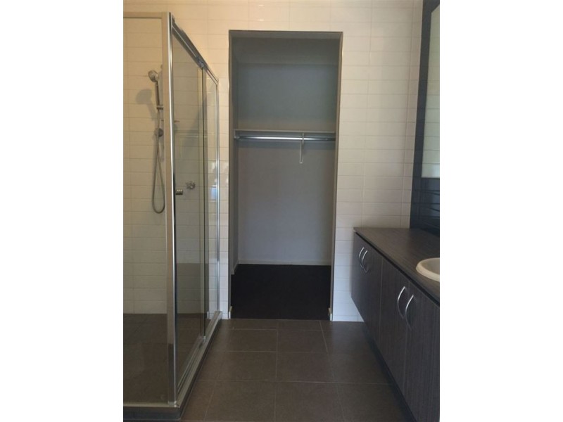 33 Artfield Street, Cranbourne East VIC 3977